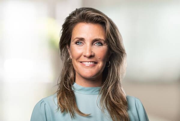 Portret van Louise Stefels, medewerker bij Van Lanschot Kempen